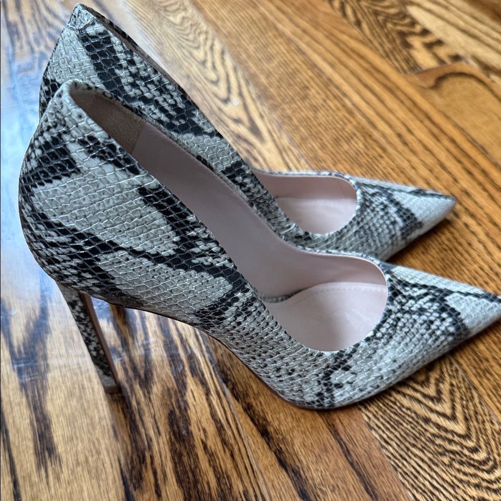 EUC Schutz Black and Cream Snakeskin Print Pumps
